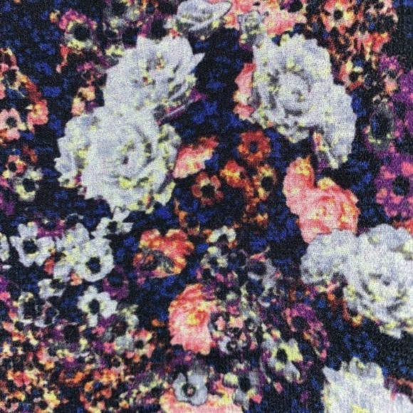 CeCe floral dress lined peasant style size 4 v neck gently worn - Picture 9 of 9